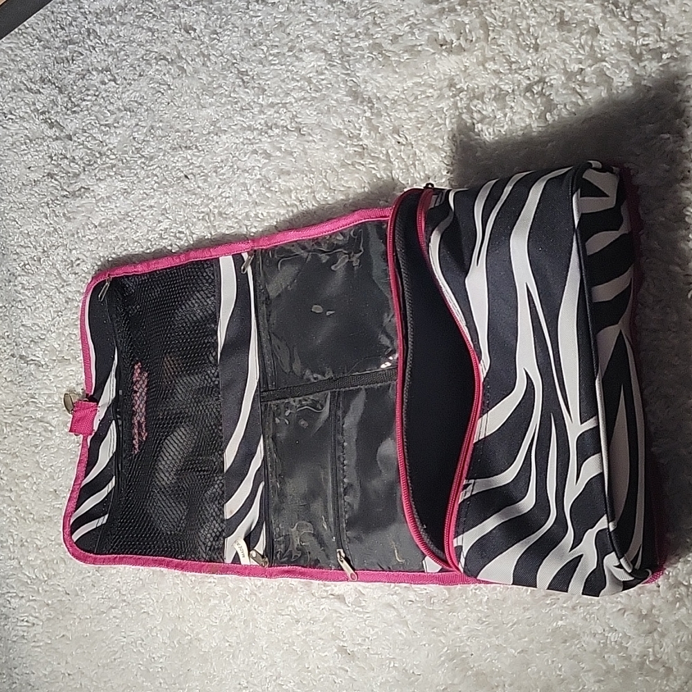 Make up organizer